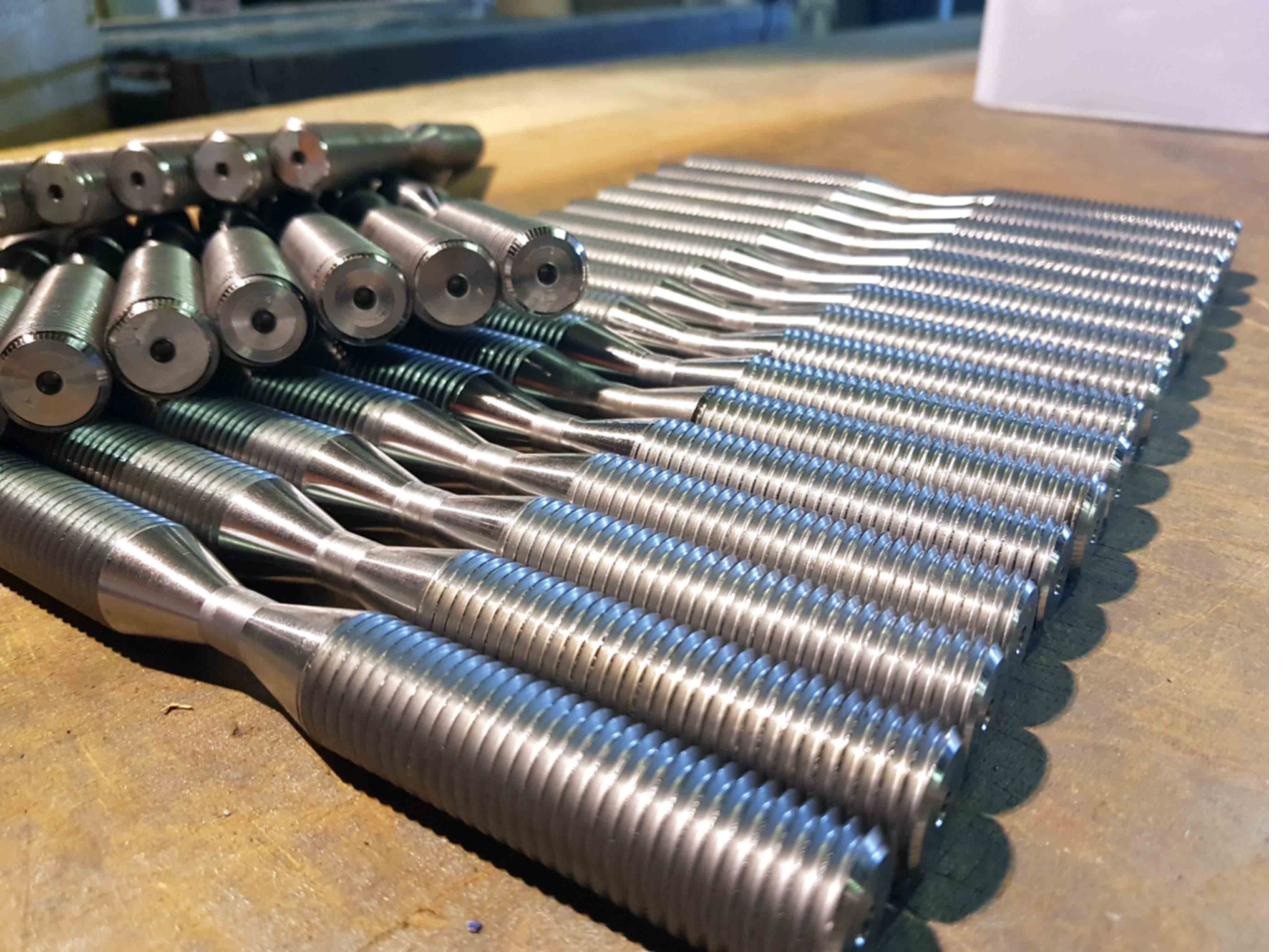 Waisted stud bolt